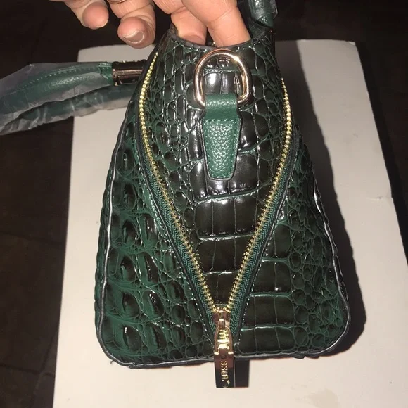 NWOT Women’s Crocodile-Embossed Handbag - Picture 6 of 16